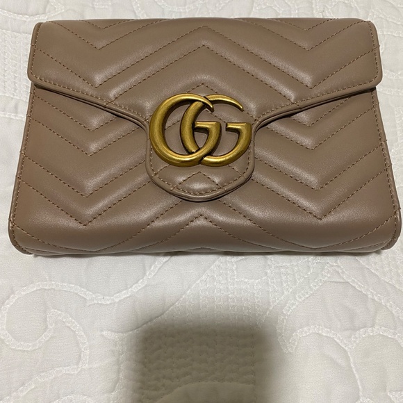 Authentic Gucci Marmont Crossbody - Picture 2 of 12